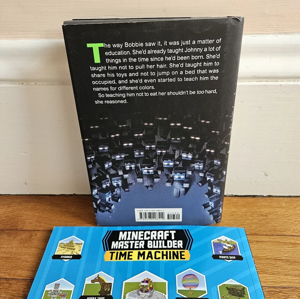 Minecraft Zombies! and Minecraft Master Builder Time Machine Set Of 2 Like New